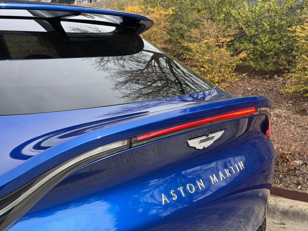 Used 2021 Aston Martin DBX image 8