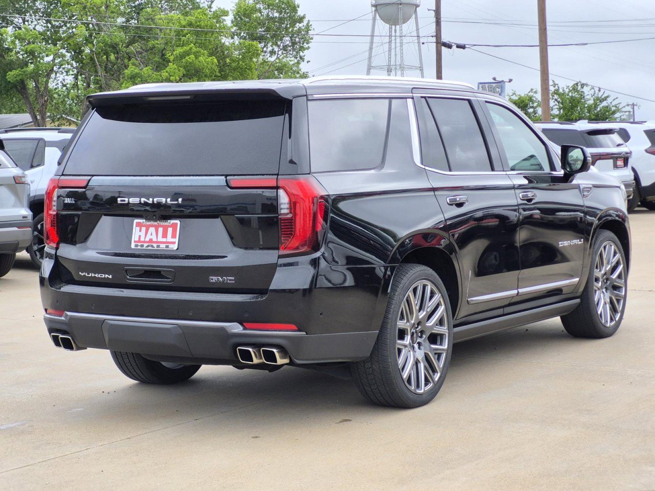 Used 2025 GMC Yukon Denali Ultimate AWD/4WD image 6