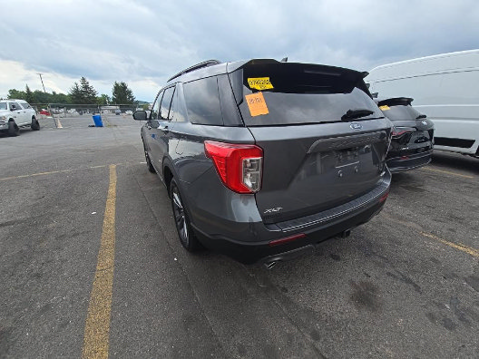 Used 2023 Ford Explorer XLT w/ Equipment Group 202A AWD/4WD image 7