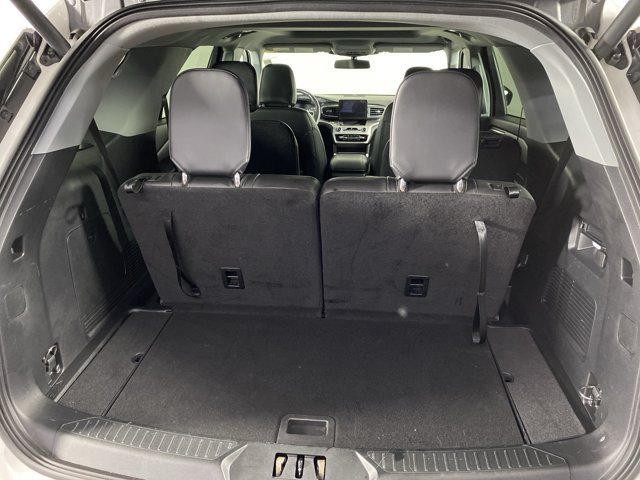 Used 2022 Ford Explorer XLT w/ Equipment Group 202A AWD/4WD image 35