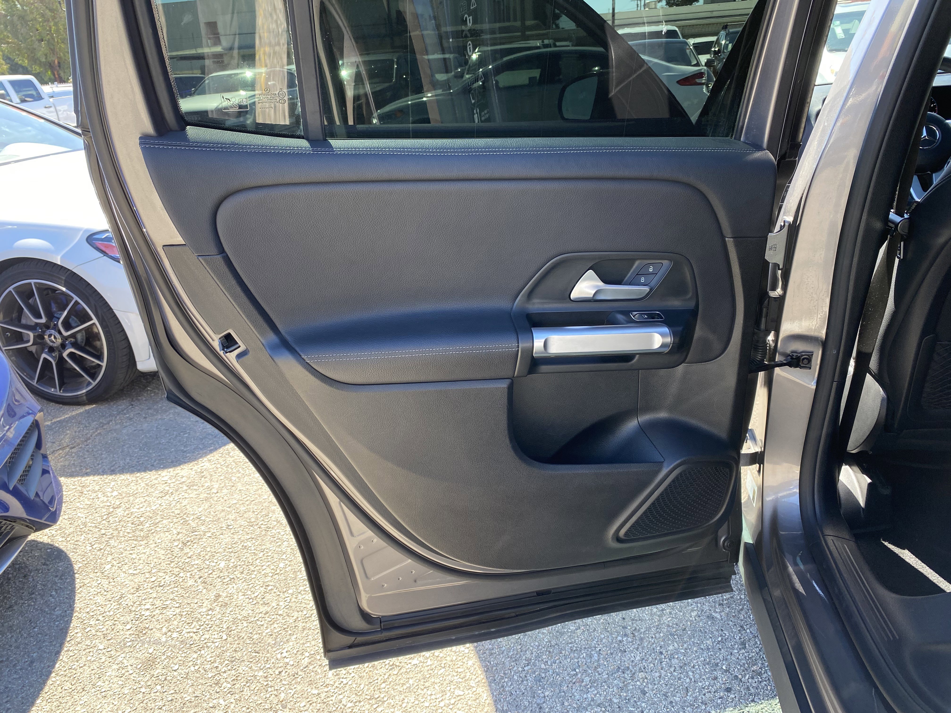 Used 2021 Mercedes-Benz GLB 250 w/ Premium Package image 17