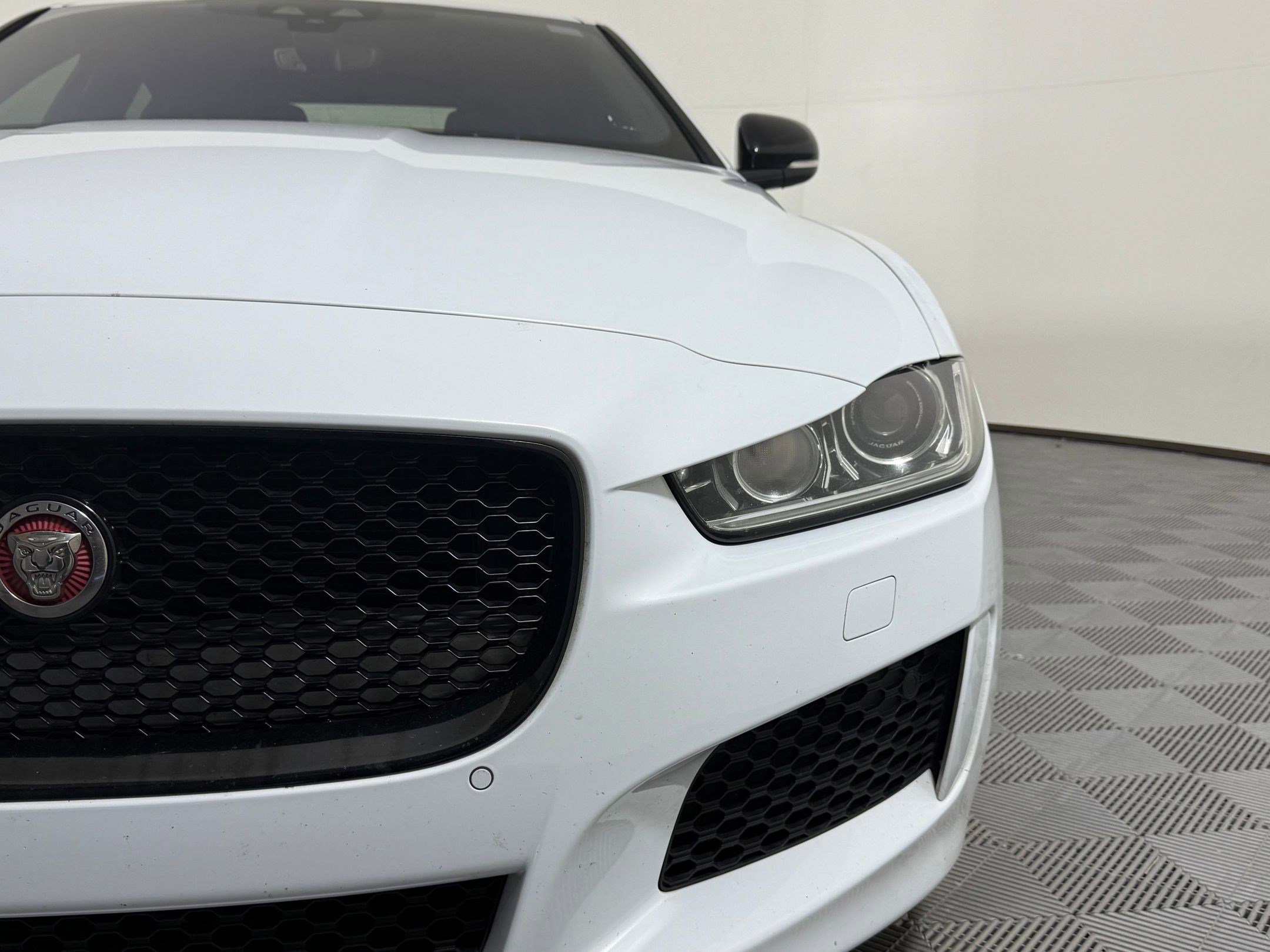 Used 2019 Jaguar XE Landmark Edition image 11