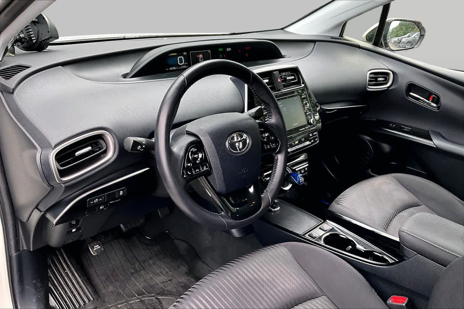 Certified 2020 Toyota Prius Prime LE FWD image 16