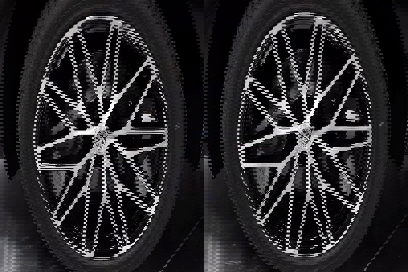 Certified 2025 Porsche Macan Turbo image 11