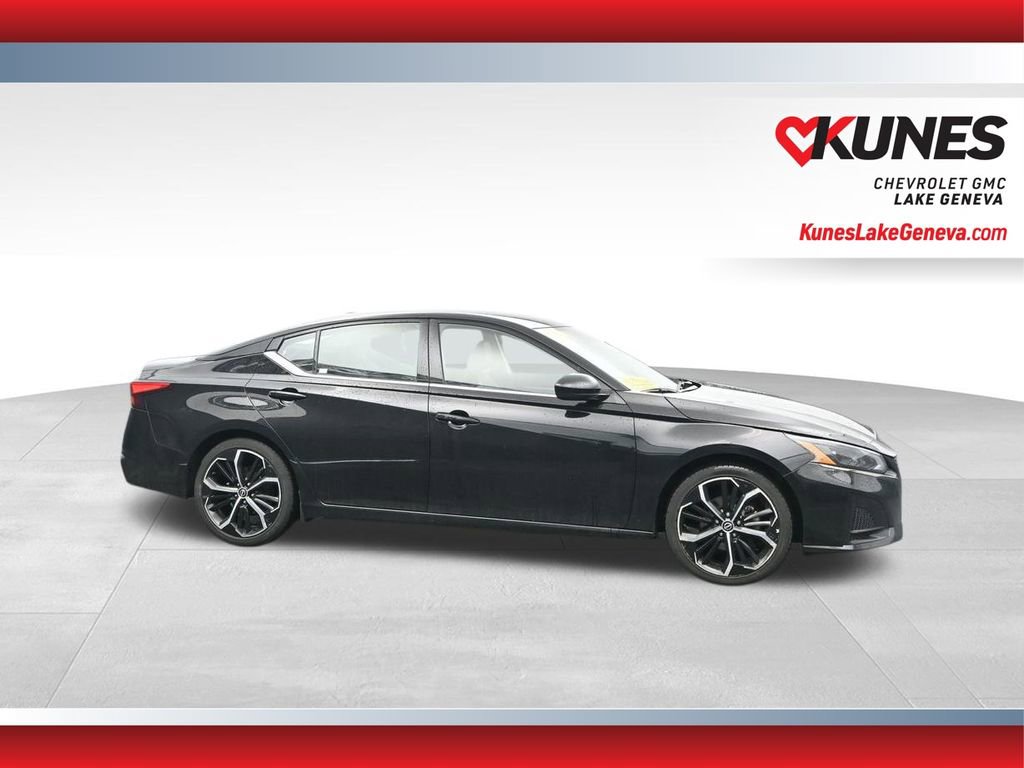 Used 2024 Nissan Altima 2.5 SR image 11