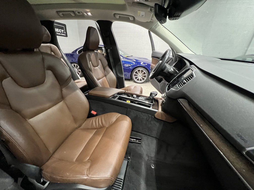 Used 2019 Volvo XC90 T6 Momentum w/ Protection Package image 29