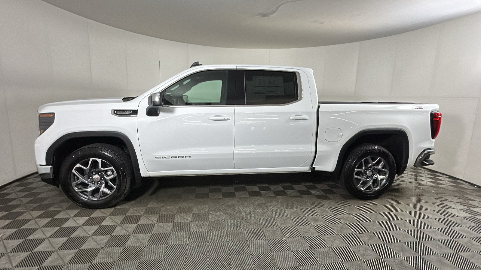New 2026 GMC Sierra 1500 SLE AWD/4WD image 7