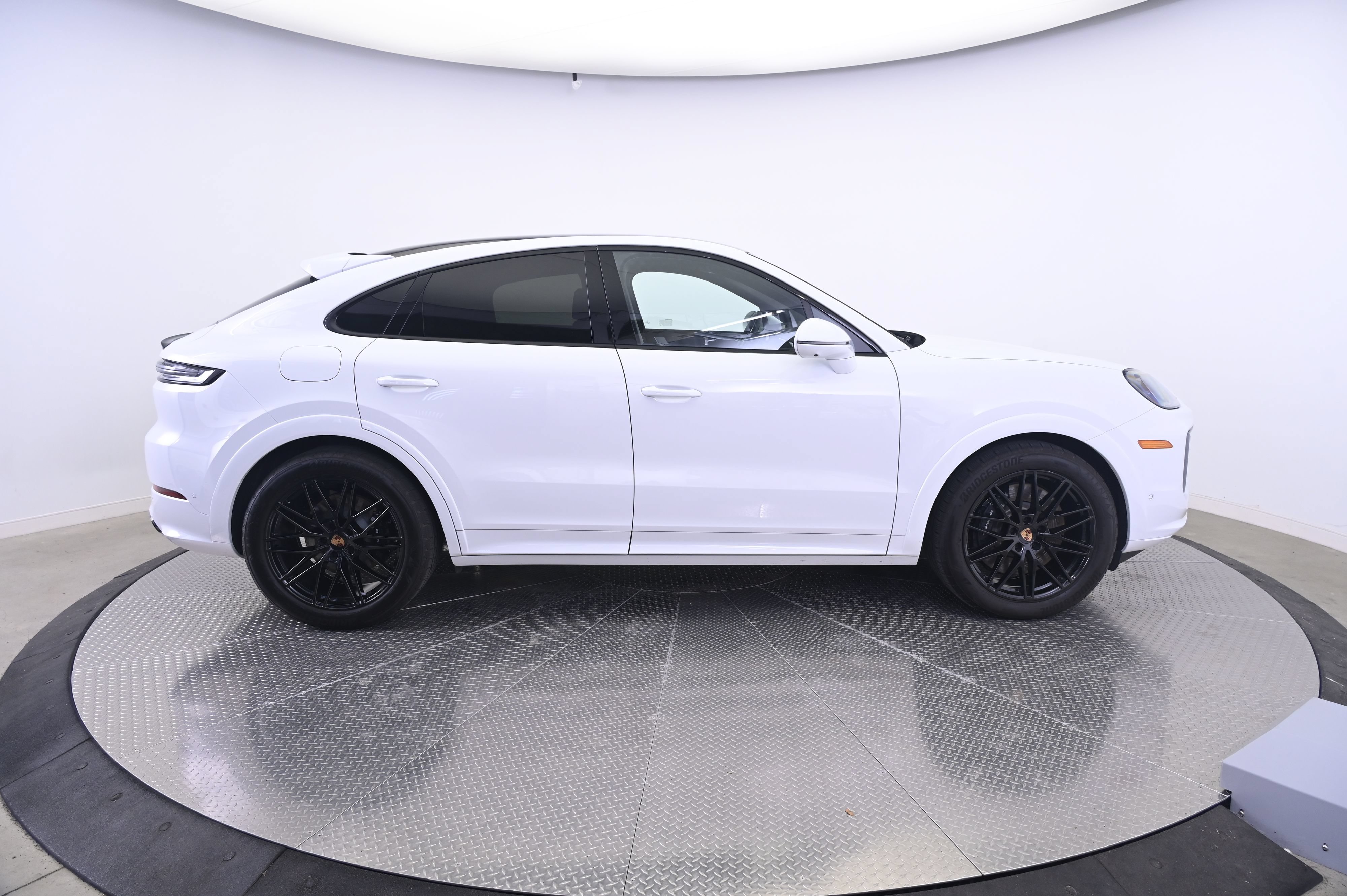 Certified 2026 Porsche Cayenne S AWD/4WD image 8