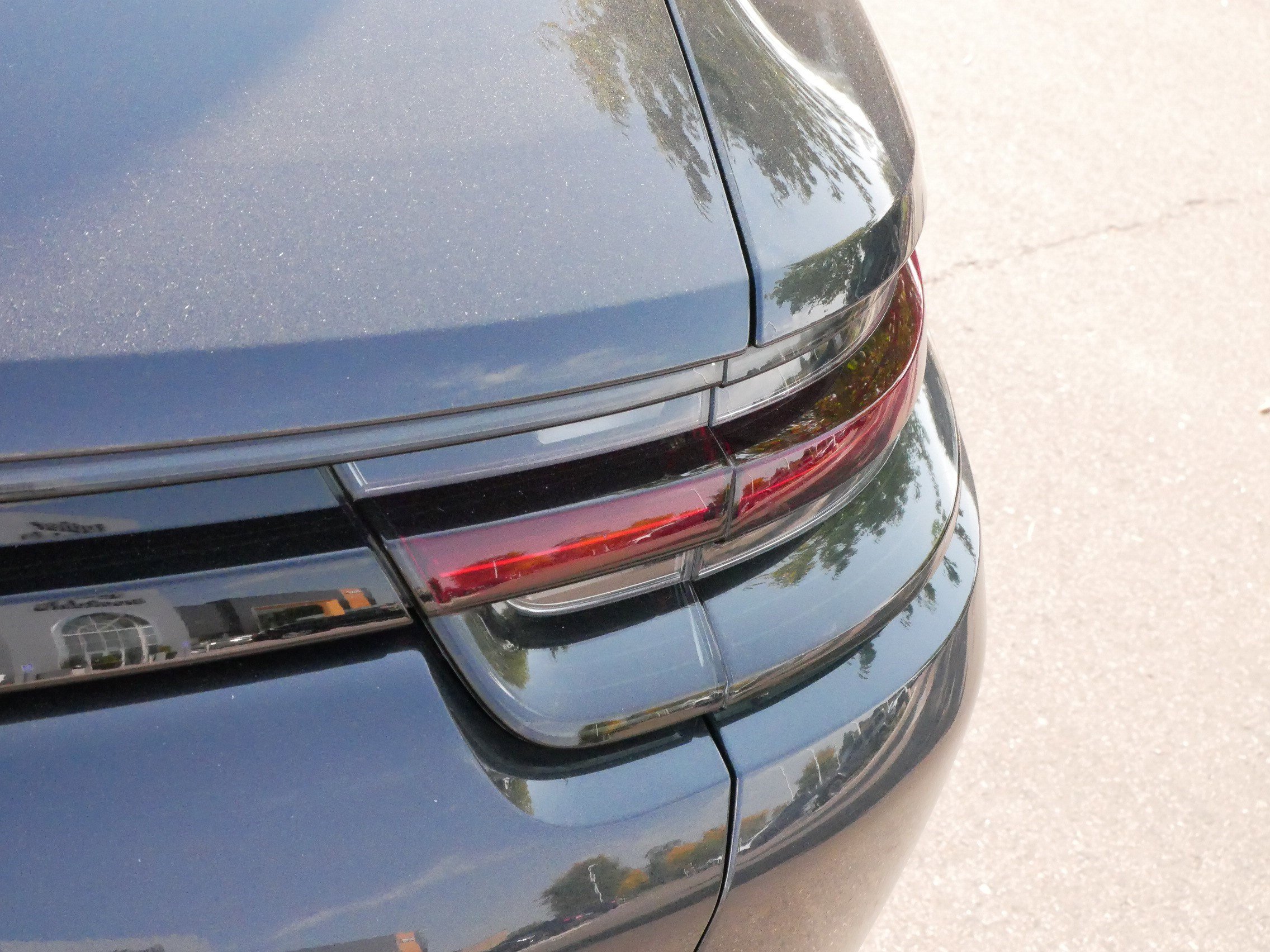 Used 2018 Porsche Panamera 4 image 18