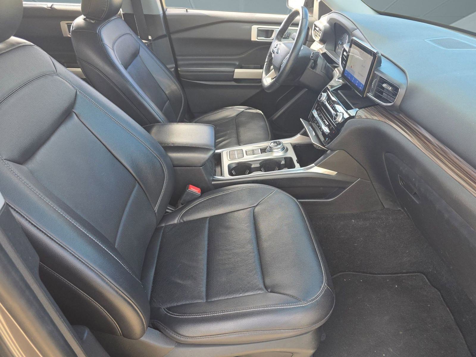 Used 2021 Ford Explorer Limited w/ Equipment Group 301A image 29