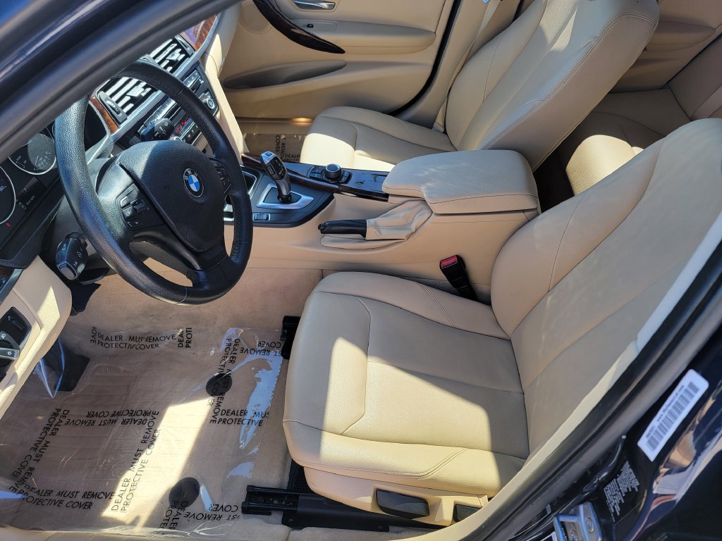 Used 2014 BMW 320i xDrive Sedan AWD/4WD image 11