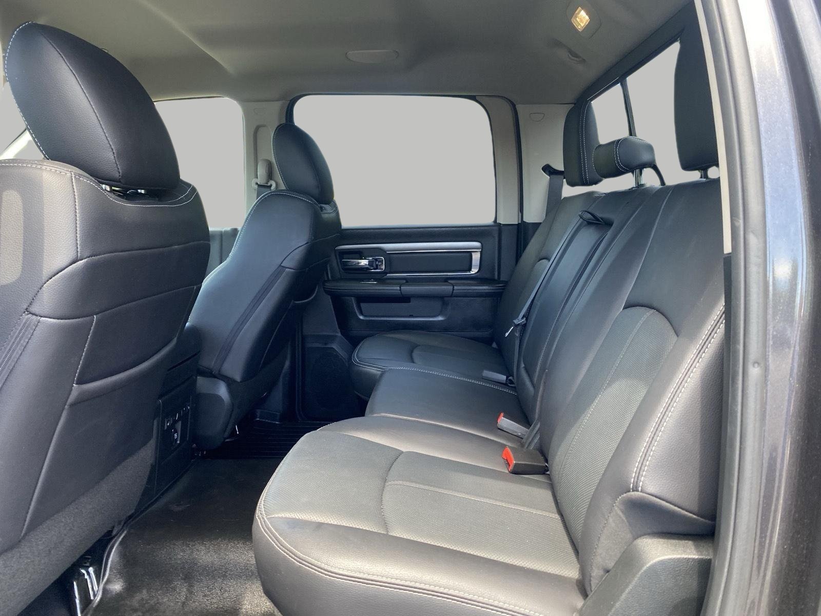 Used 2018 RAM 2500 Laramie w/ Sport Appearance Group AWD/4WD image 9