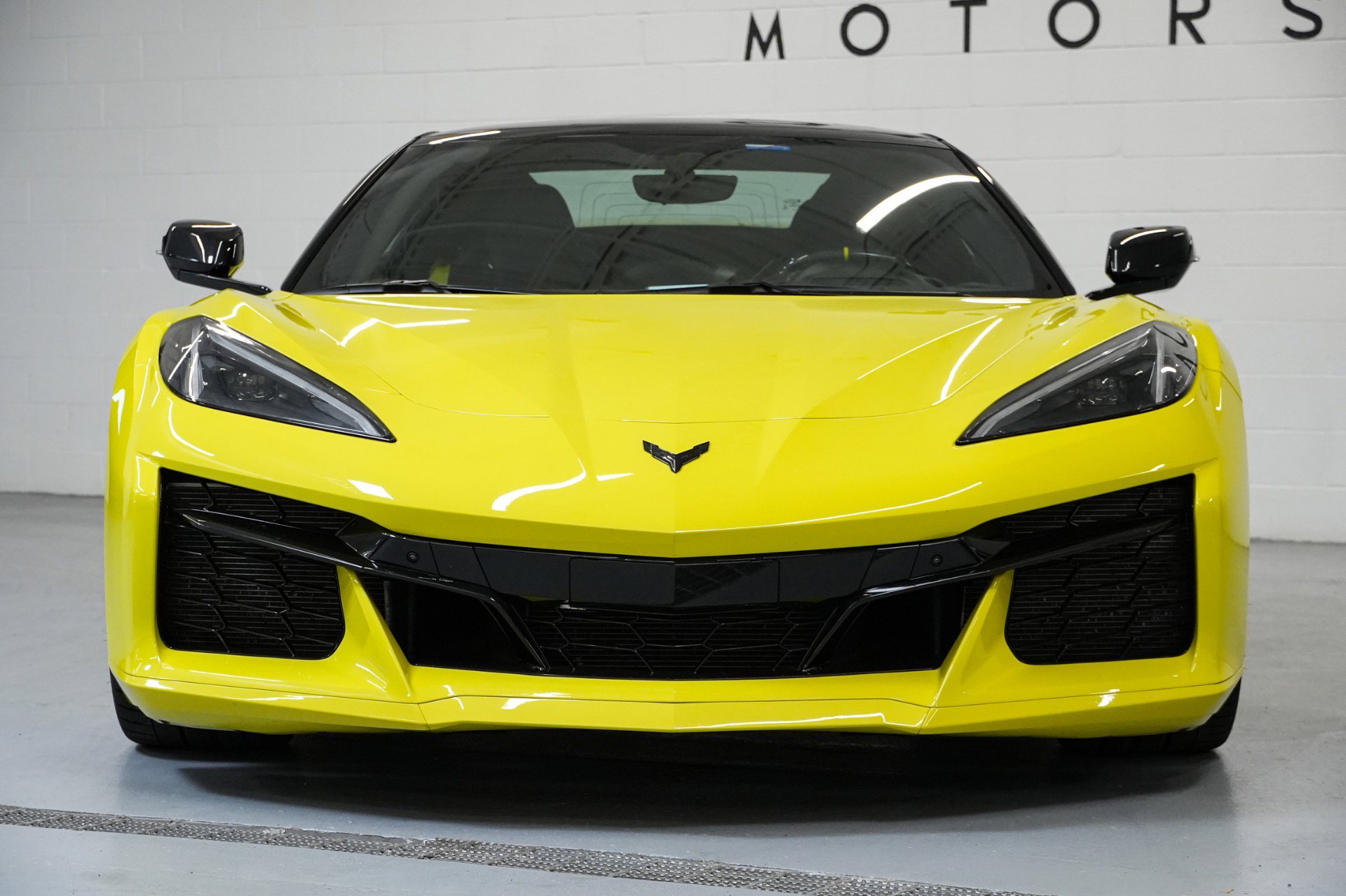 Used 2023 Chevrolet Corvette Z06 w/ Stealth Interior Trim Package RWD image 2