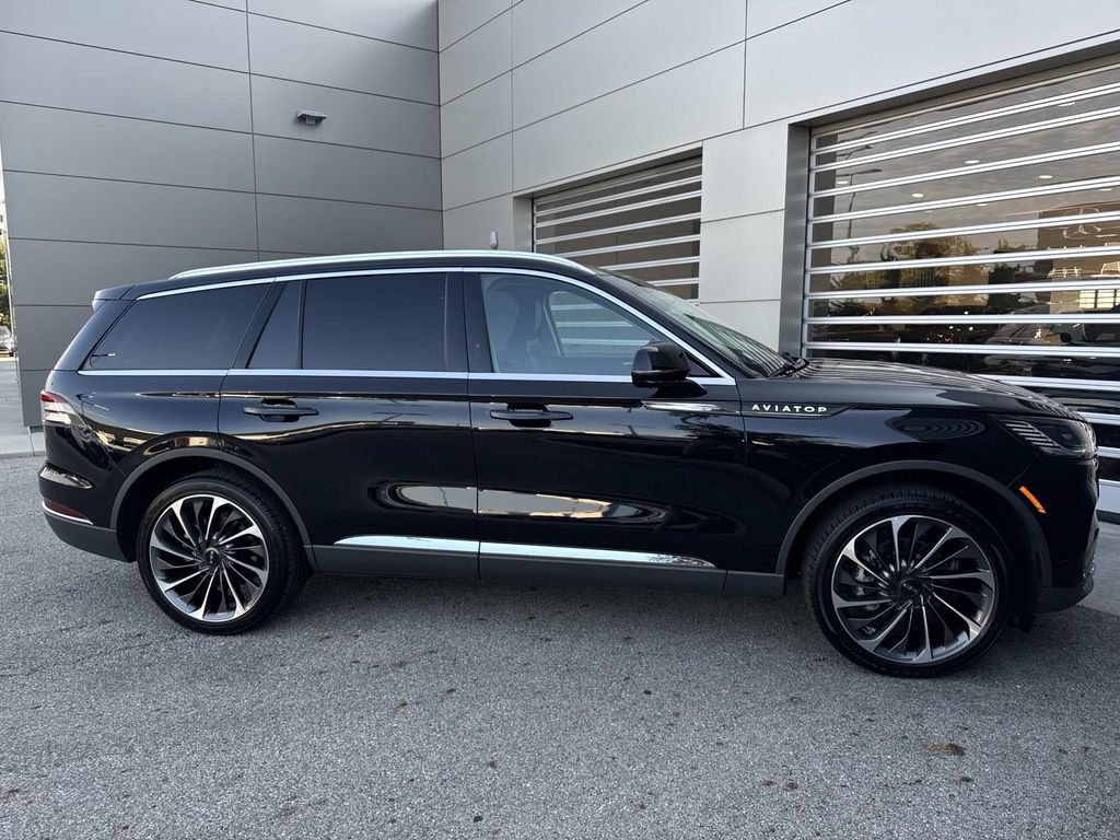 Used 2025 Lincoln Aviator Reserve w/ Illumination Package AWD/4WD image 8