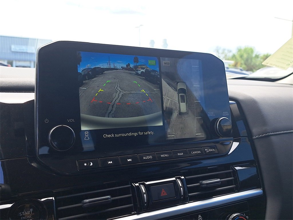 New 2025 Nissan Pathfinder SL image 10