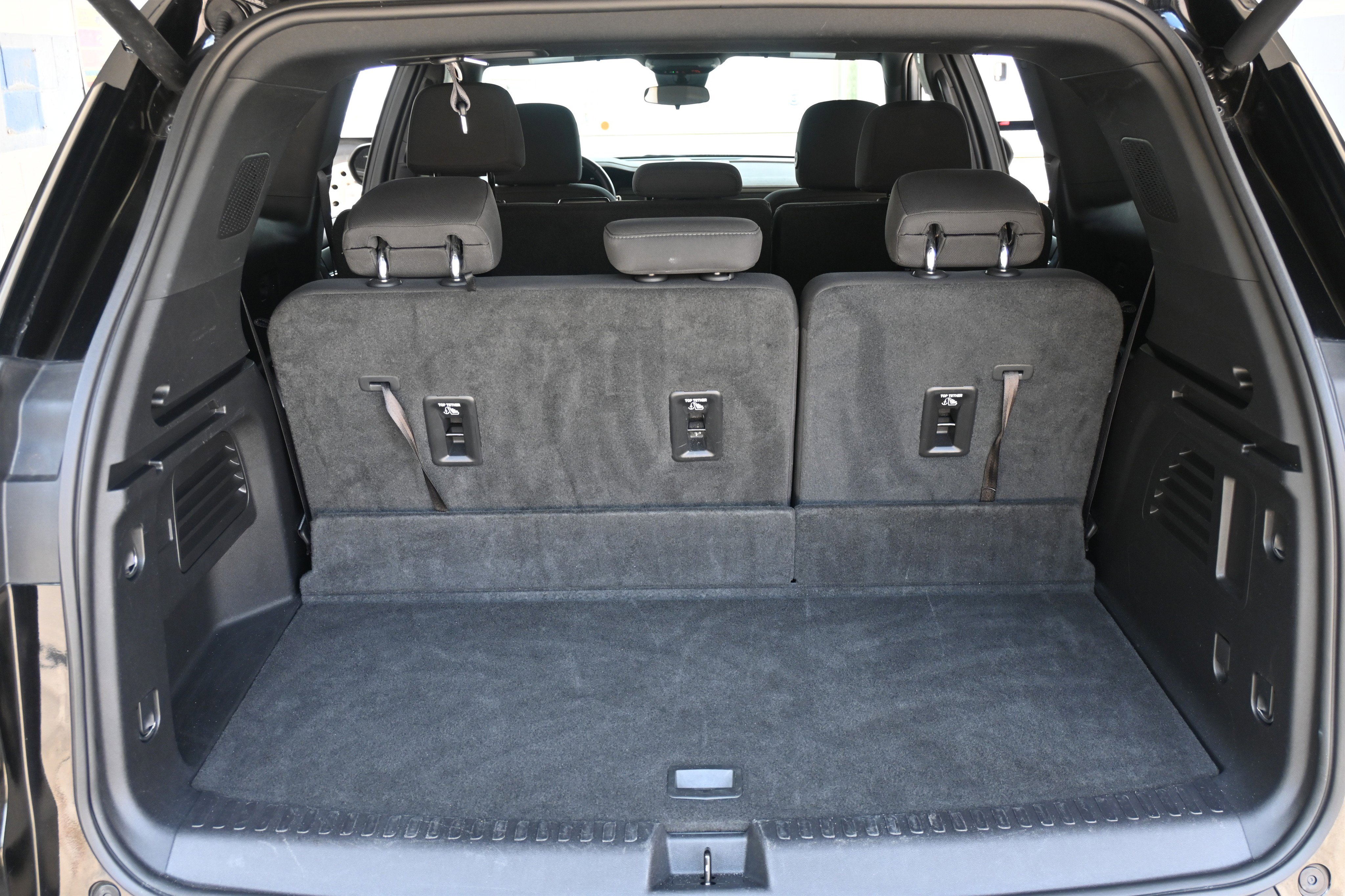Used 2025 GMC Acadia Elevation image 19