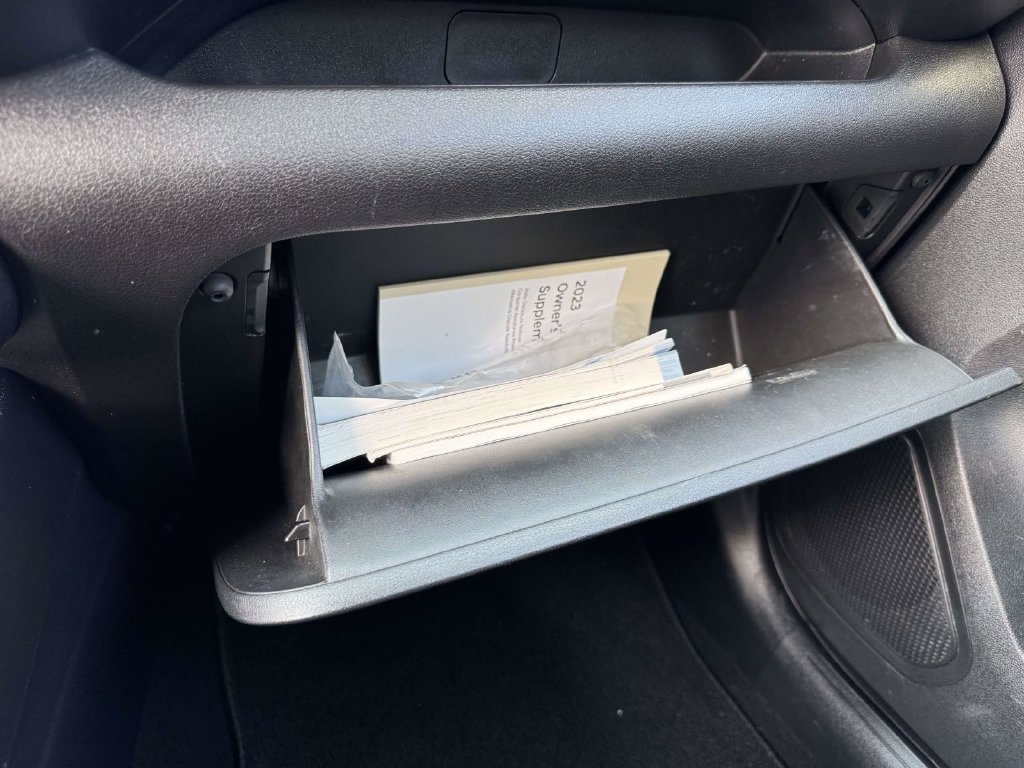 Used 2023 Hyundai Venue SEL FWD image 33