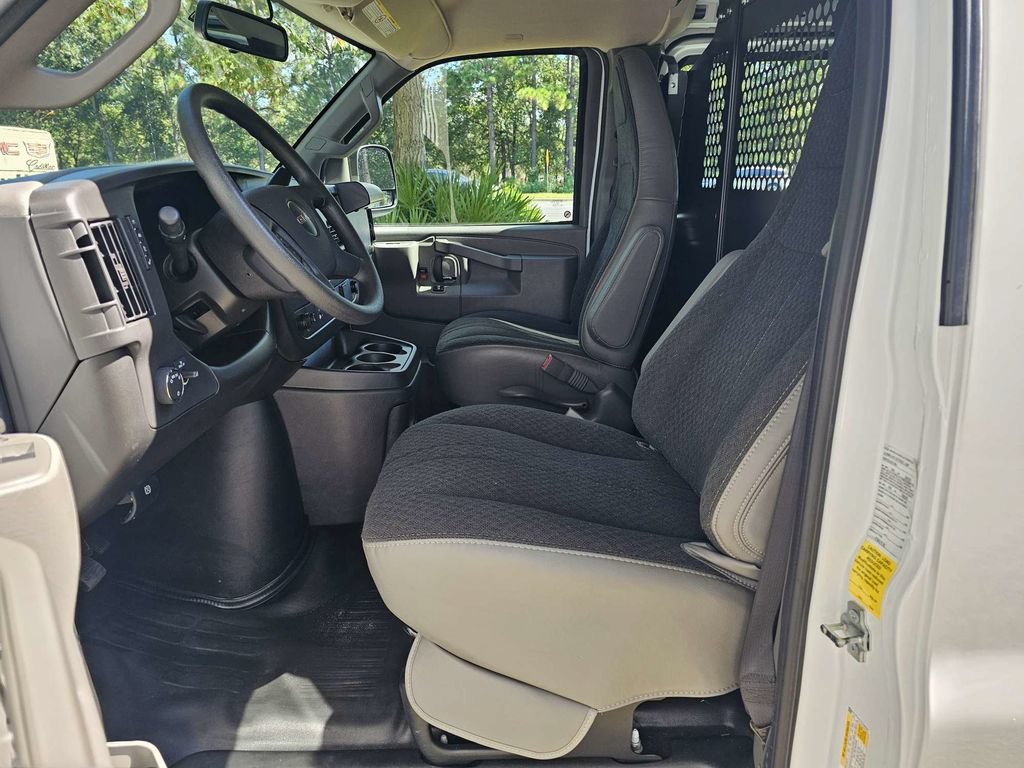 Used 2025 GMC Savana 2500 w/ Driver Convenience Package RWD image 17