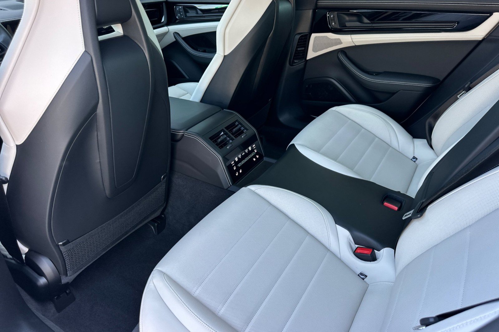 Used 2026 Porsche Panamera image 13
