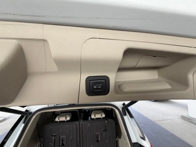 Used 2019 GMC Acadia Denali w/ Technology Package FWD image 33