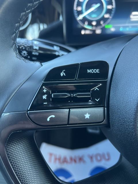 Used 2025 Hyundai Elantra Limited FWD image 14