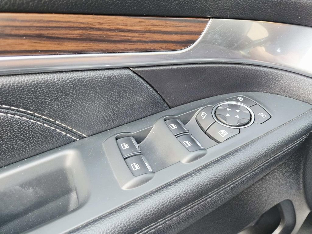 Used 2019 Ford Explorer Limited w/ Class III Trailer Tow Package FWD image 37