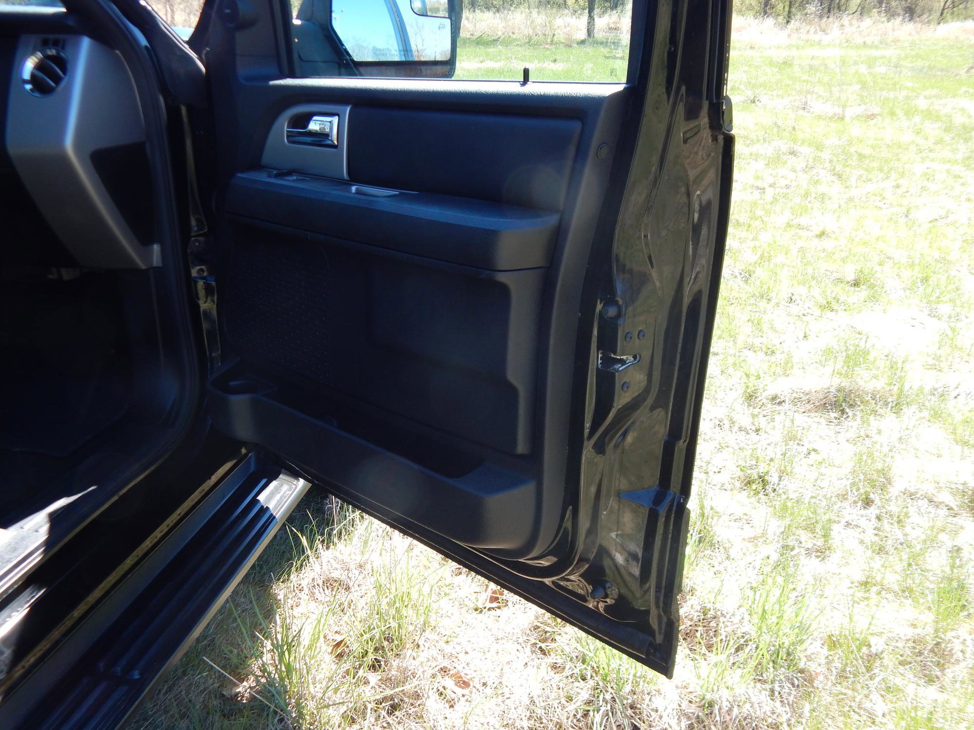 Used 2017 Ford Expedition EL XLT w/ Equipment Group 202A image 16