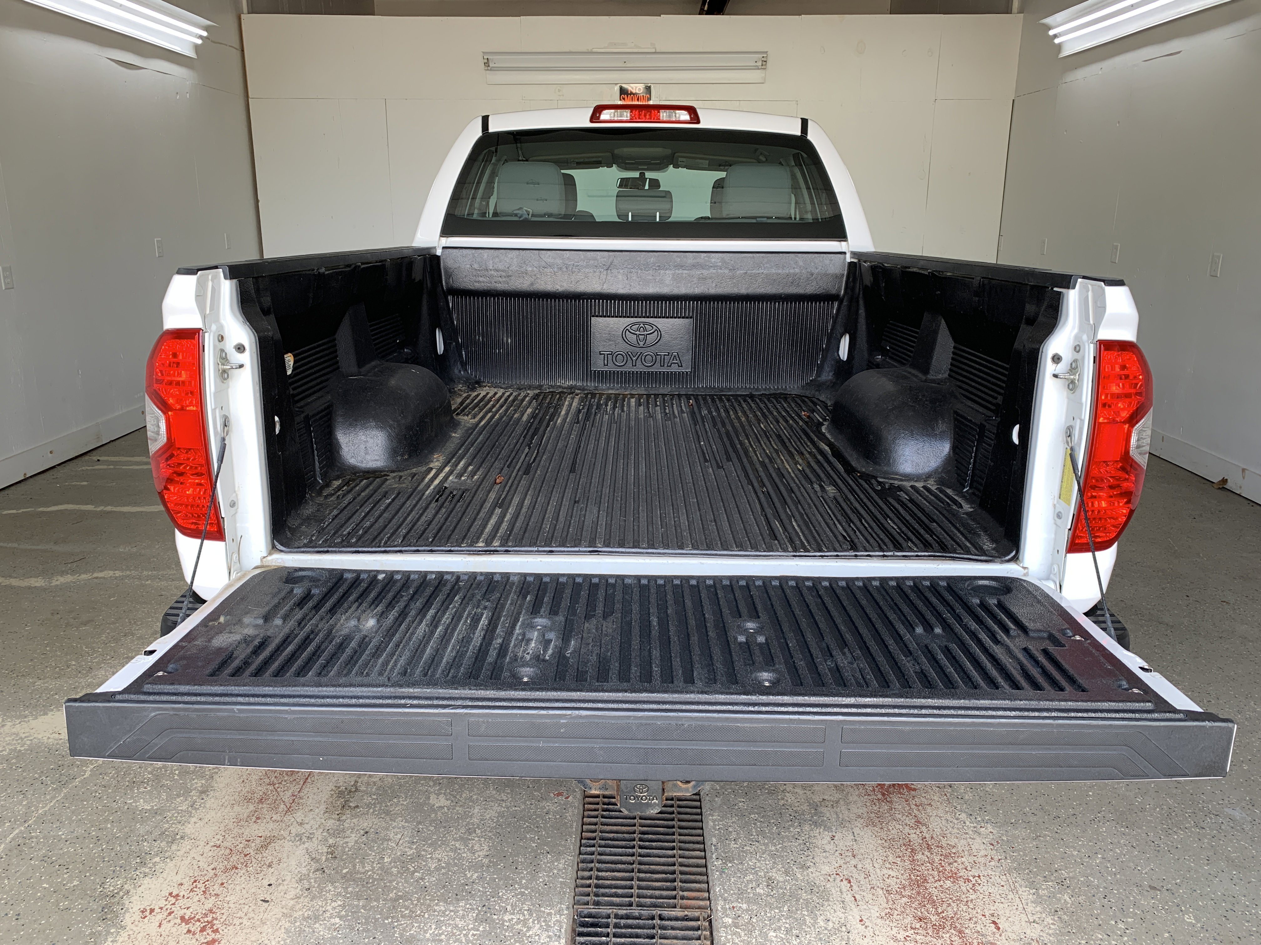 Used 2017 Toyota Tundra SR image 7