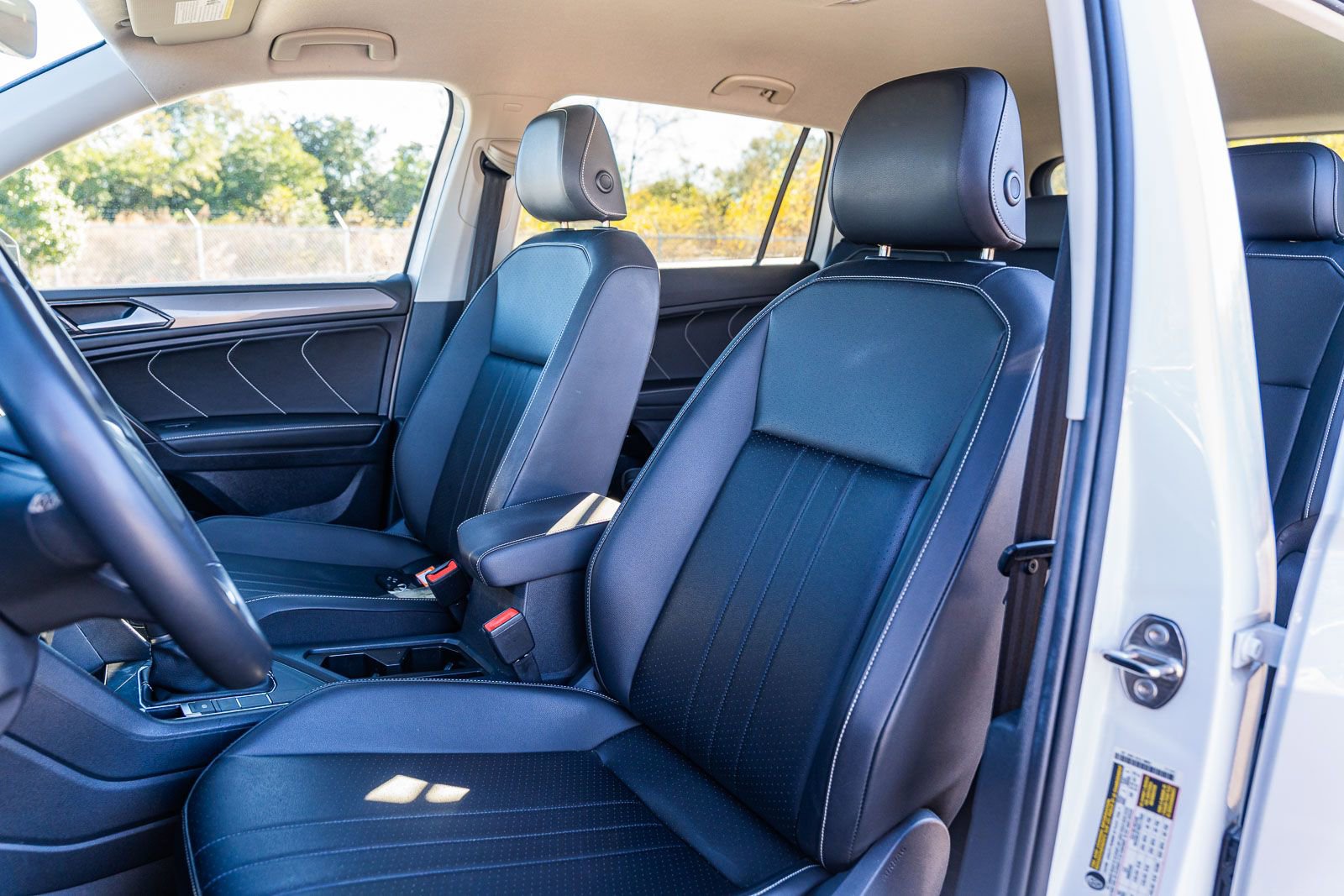 Used 2023 Volkswagen Tiguan SE image 21