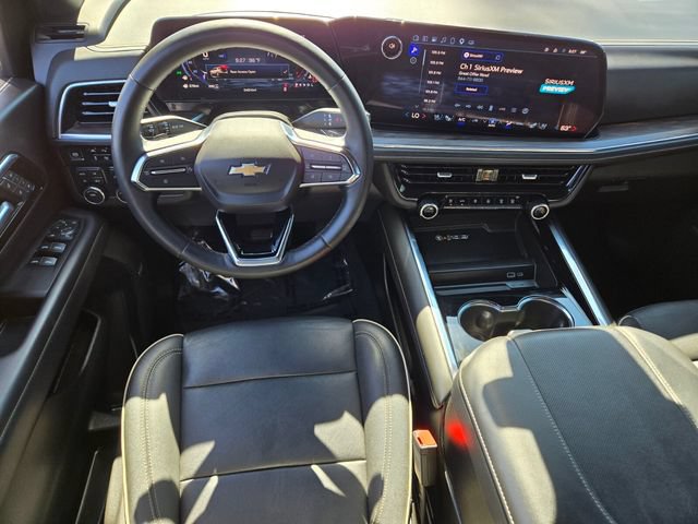 Used 2025 Chevrolet Suburban Premier AWD/4WD image 12