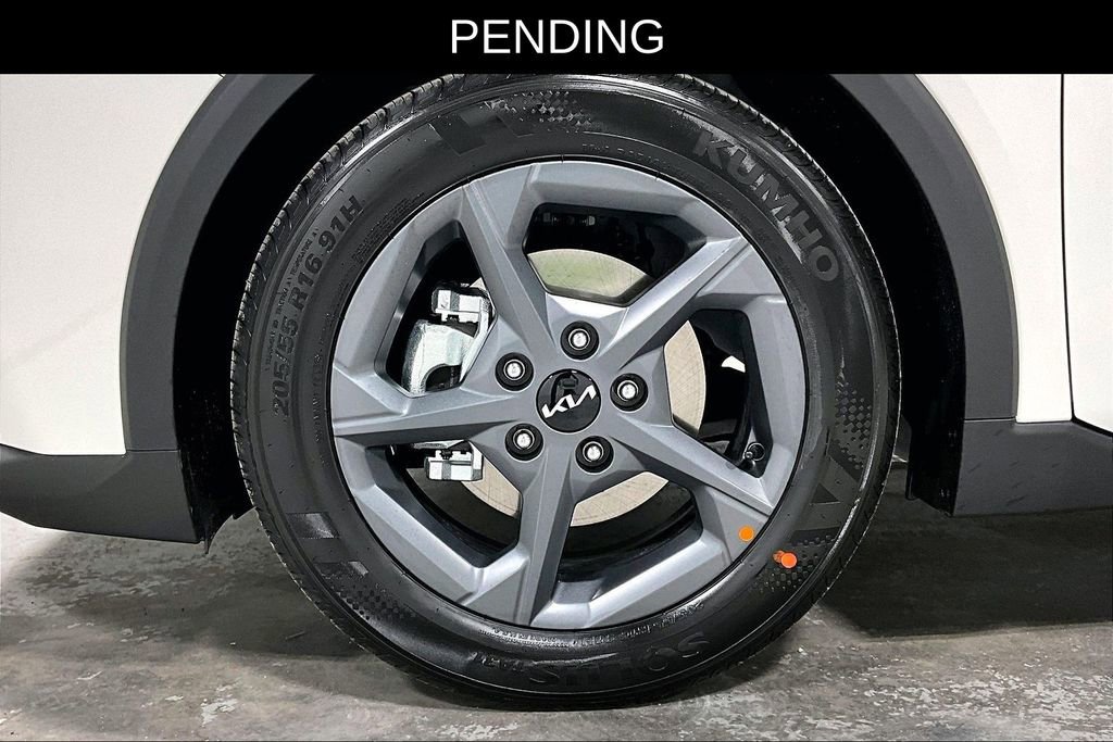 New 2025 Kia K4 FWD image 30