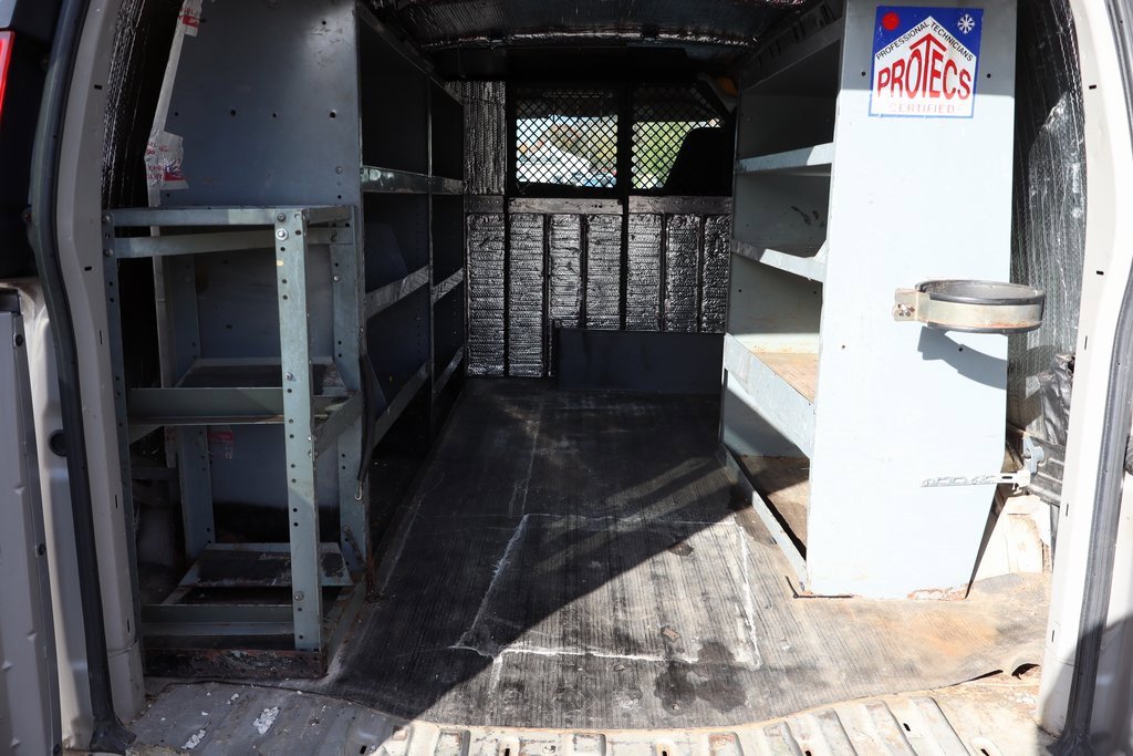 Used 2009 Chevrolet Express 1500 image 3