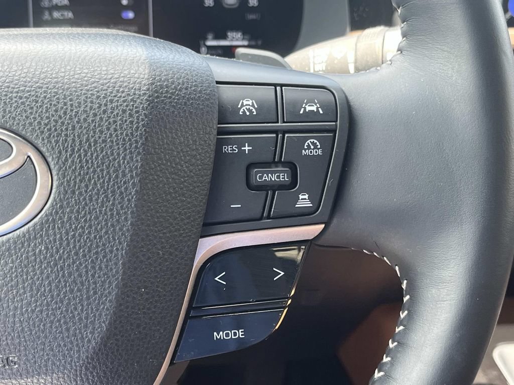 Used 2025 Toyota Crown Signia AWD/4WD image 40