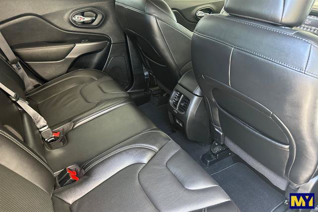 Used 2021 Jeep Cherokee Latitude Lux FWD image 19
