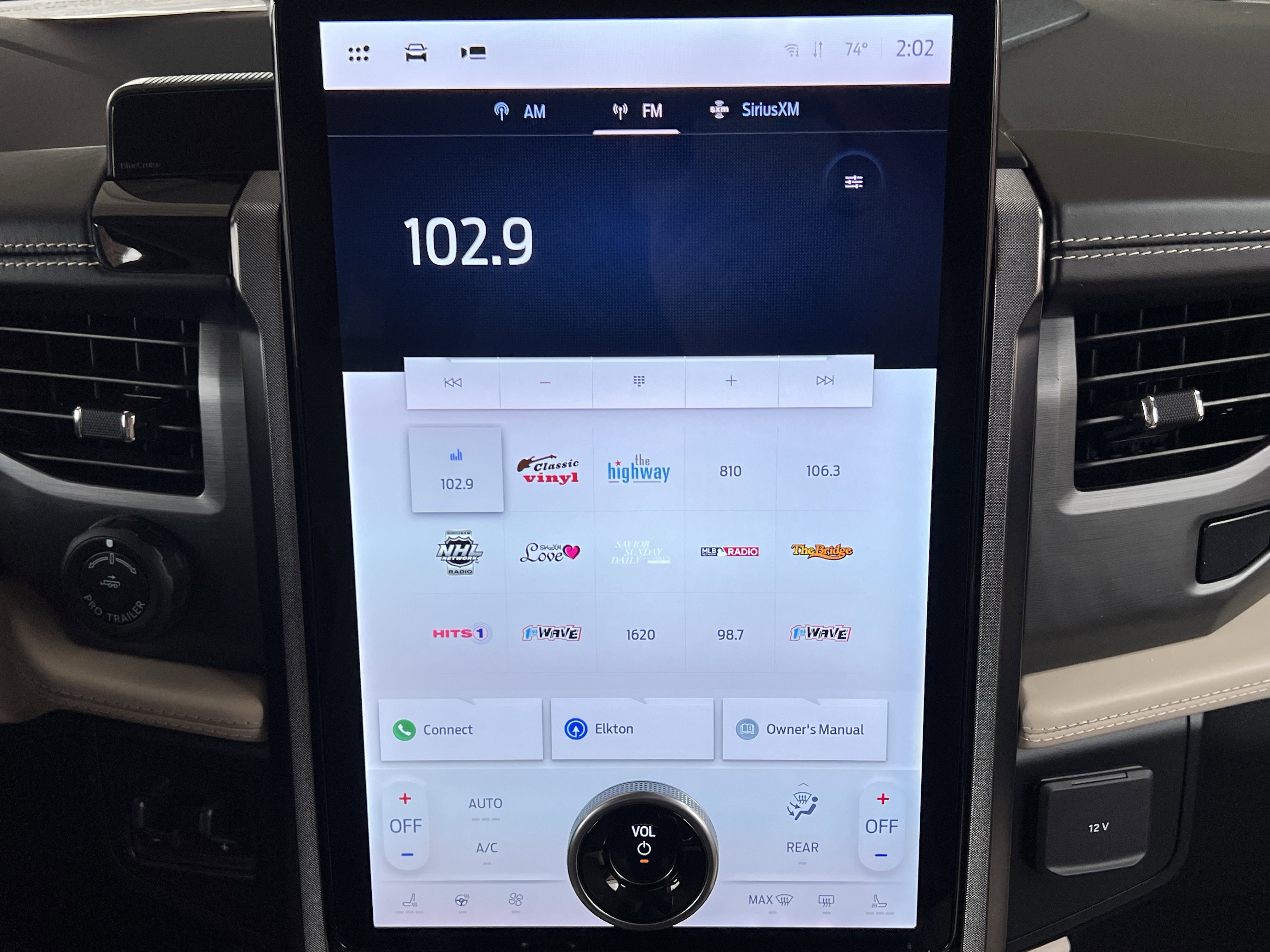 Used 2023 Ford Expedition Platinum image 29