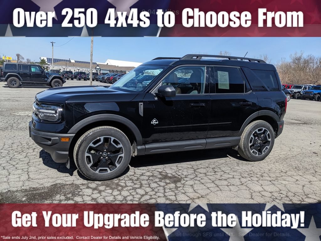 Used 2024 Ford Bronco Sport Outer Banks w/ Tech Package AWD/4WD image 2