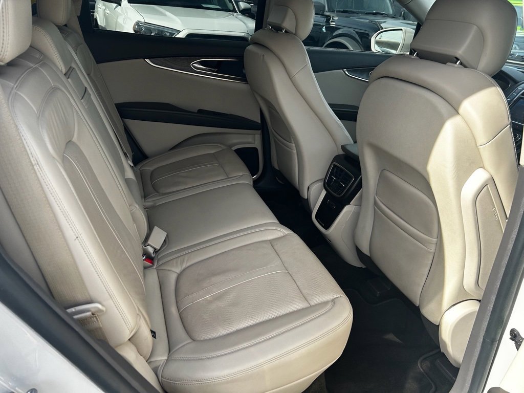 Used 2020 Lincoln Nautilus Reserve w/ Equipment Group 201A image 15