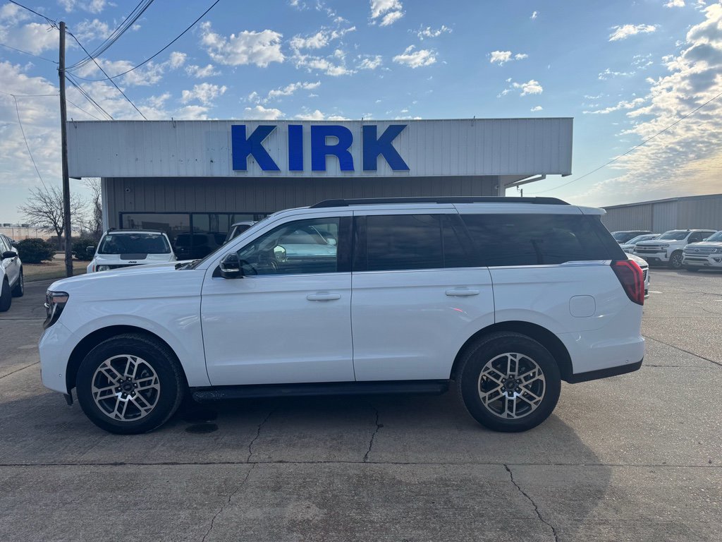 Used 2025 Ford Expedition Active image 2