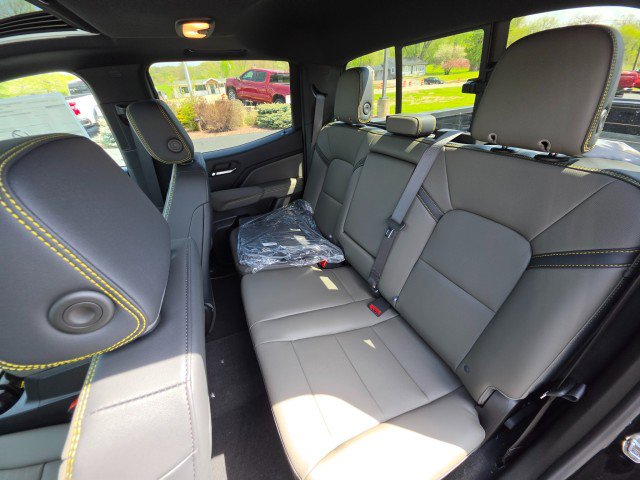 New 2026 Chevrolet Colorado ZR2 w/ Technology Package AWD/4WD image 20