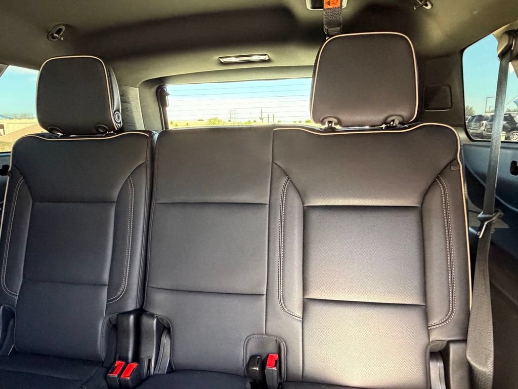 Used 2023 Chevrolet Suburban Premier RWD image 8
