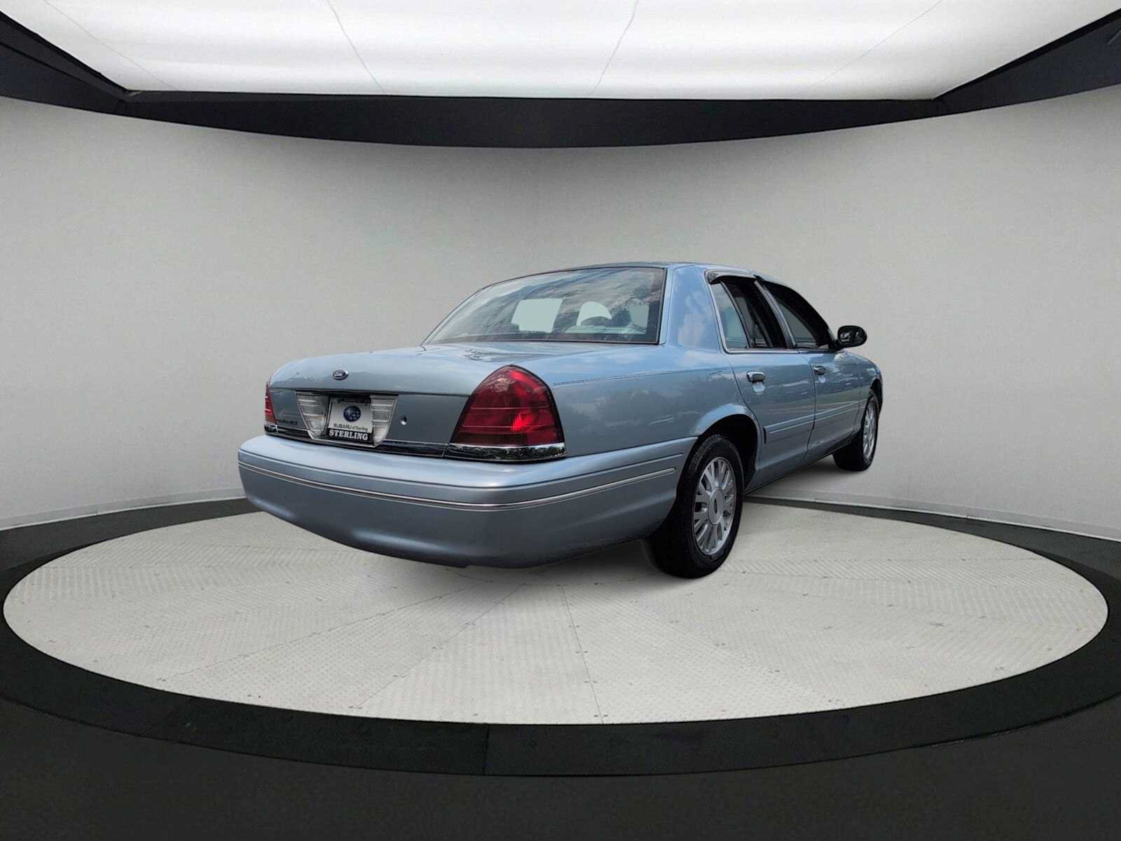 Used 2003 Ford Crown Victoria LX RWD image 8