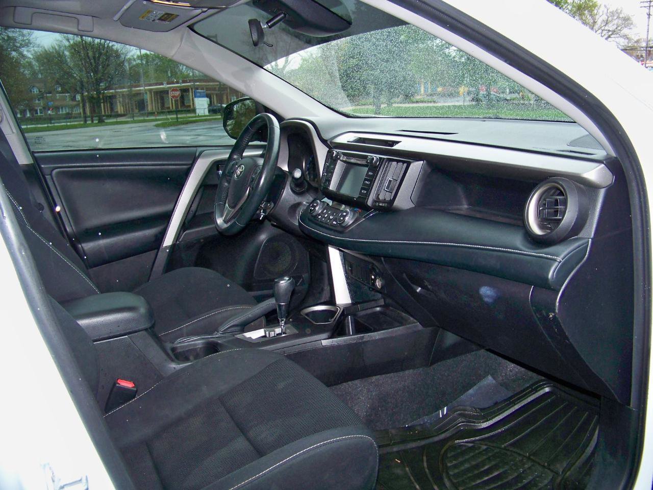 Used 2018 Toyota RAV4 XLE image 16