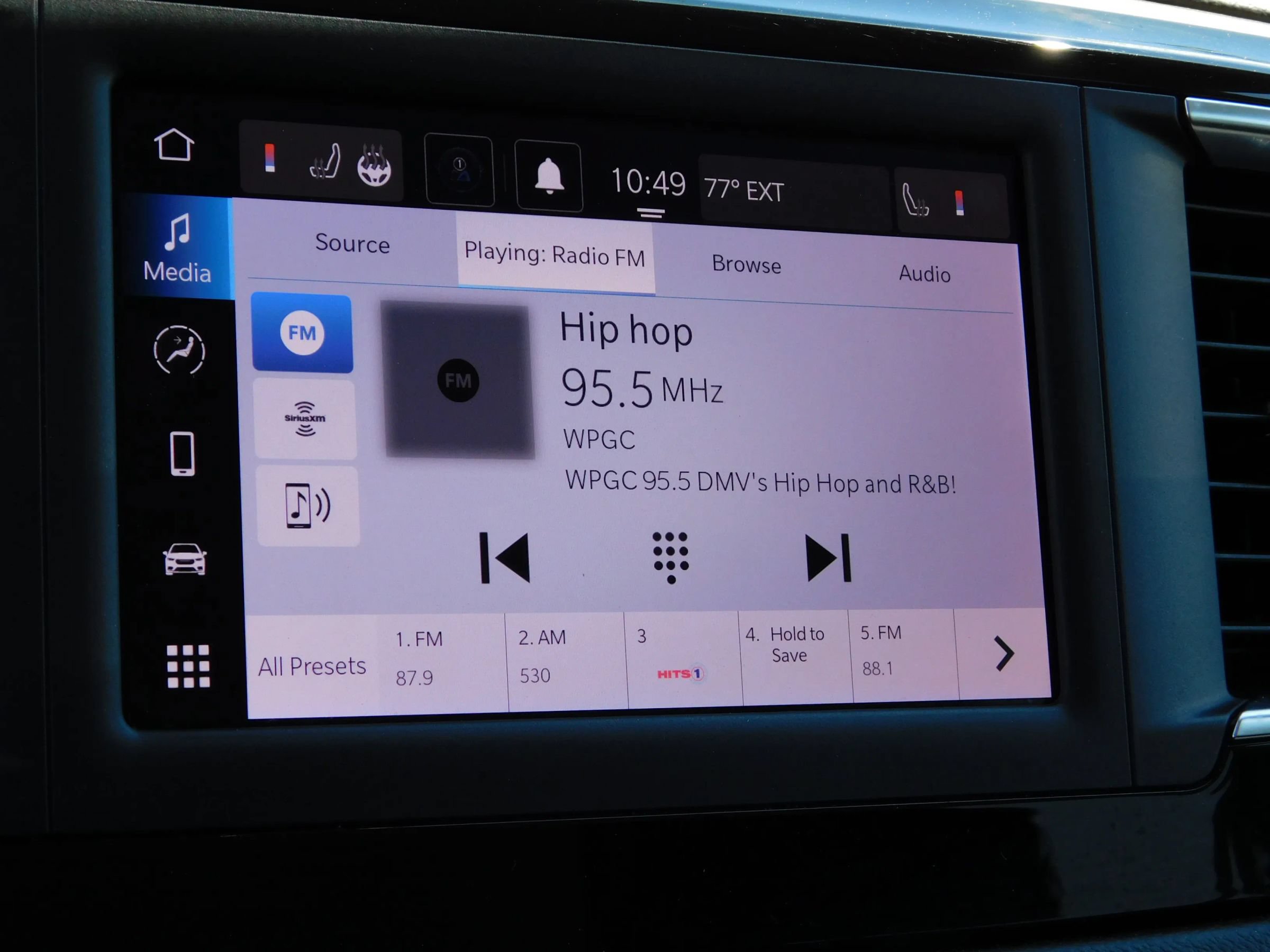 Used 2024 Chrysler Voyager LX FWD image 18