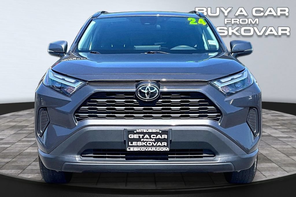 Used 2024 Toyota RAV4 XLE AWD/4WD image 3