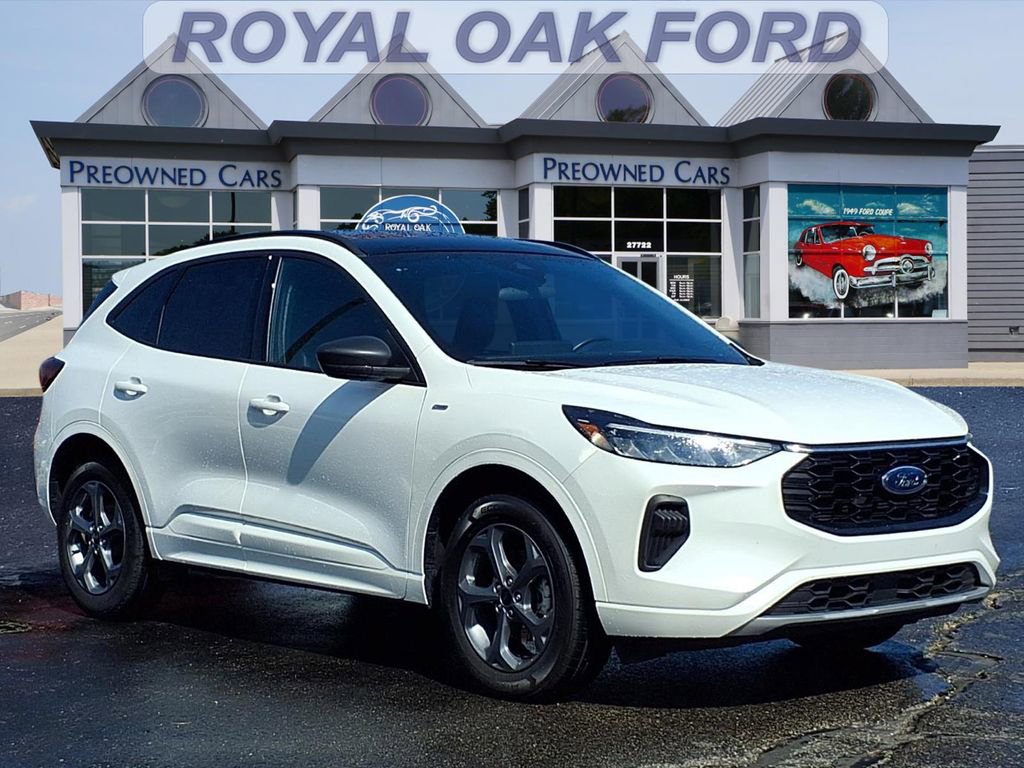Certified 2024 Ford Escape ST-Line w/ Tech Pack #1 AWD/4WD image 1