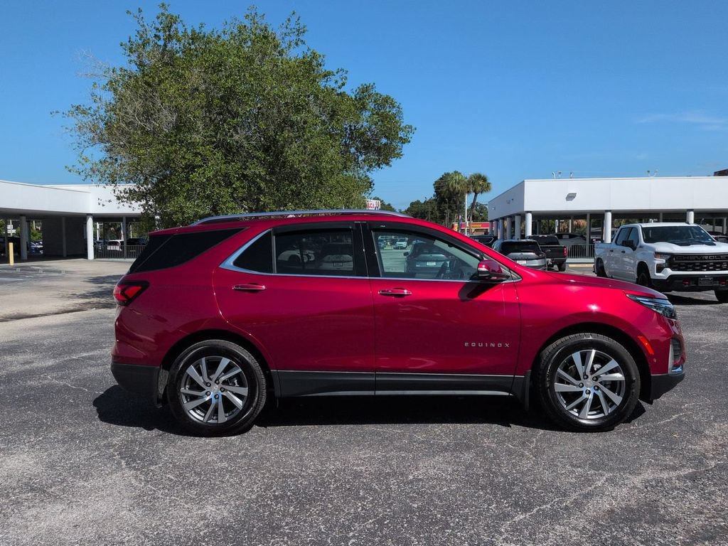 Used 2024 Chevrolet Equinox Premier FWD image 3