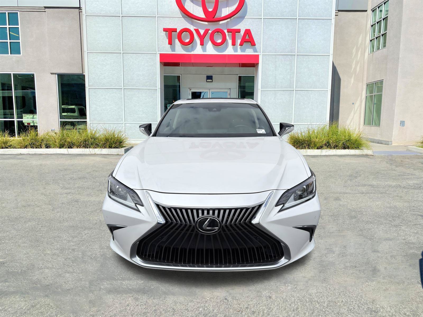 Used 2021 Lexus ES 250 w/ Premium Package AWD/4WD image 3