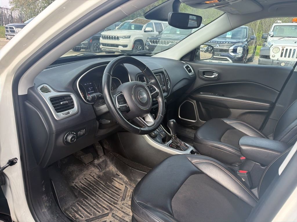 Used 2018 Jeep Compass Latitude AWD/4WD image 5