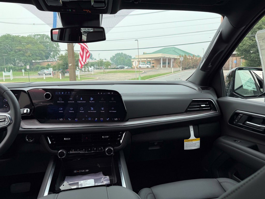 New 2026 Chevrolet Suburban LT w/ Comfort Package AWD/4WD image 17