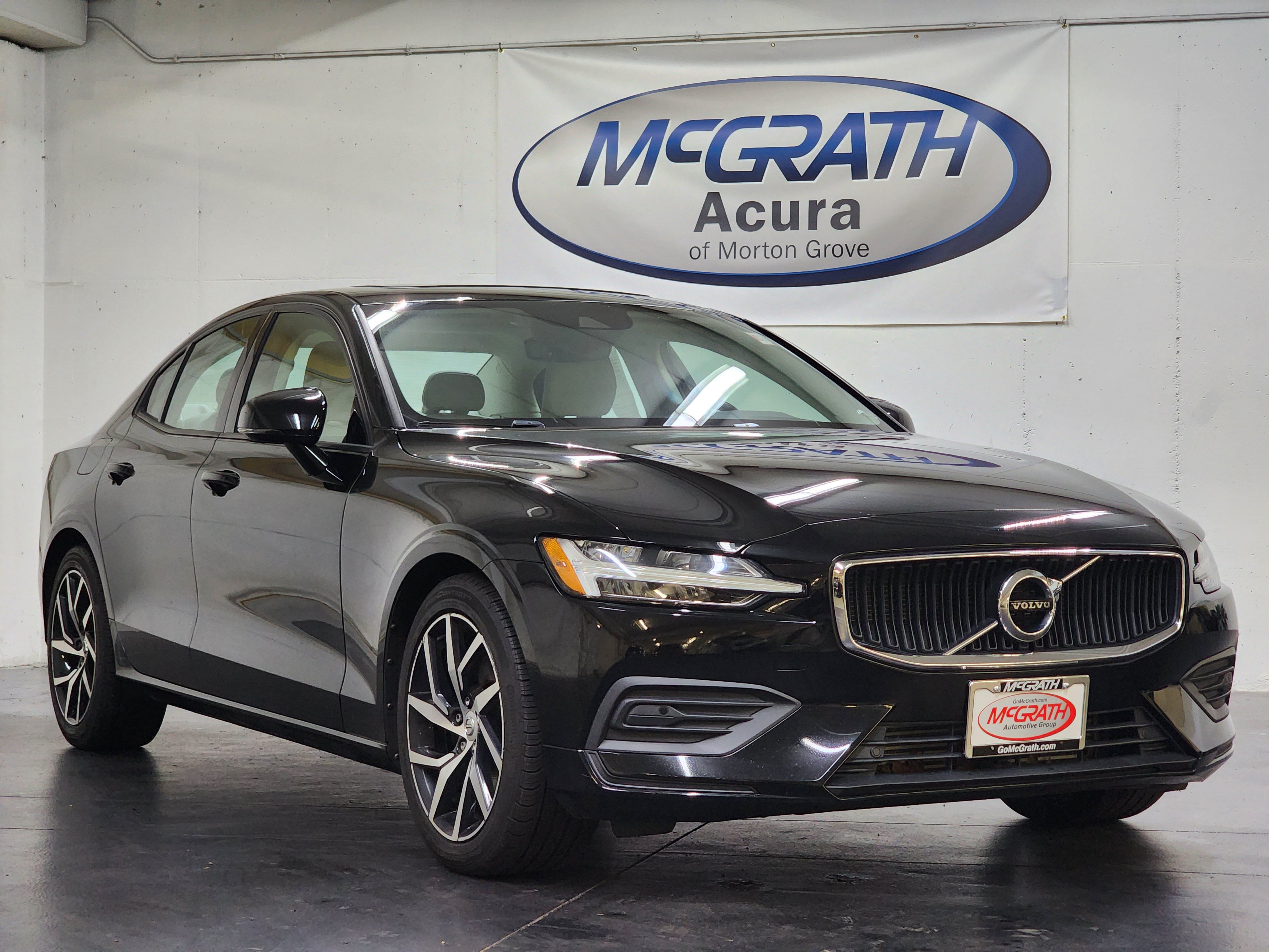 Used 2020 Volvo S60 T5 Momentum w/ Protection Package FWD image 2